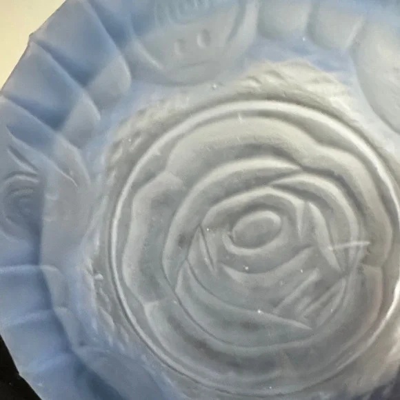 Vintage Satin Frost Blue Art Glass Rose Pattern 7" Ashtray - Picture 7 of 8